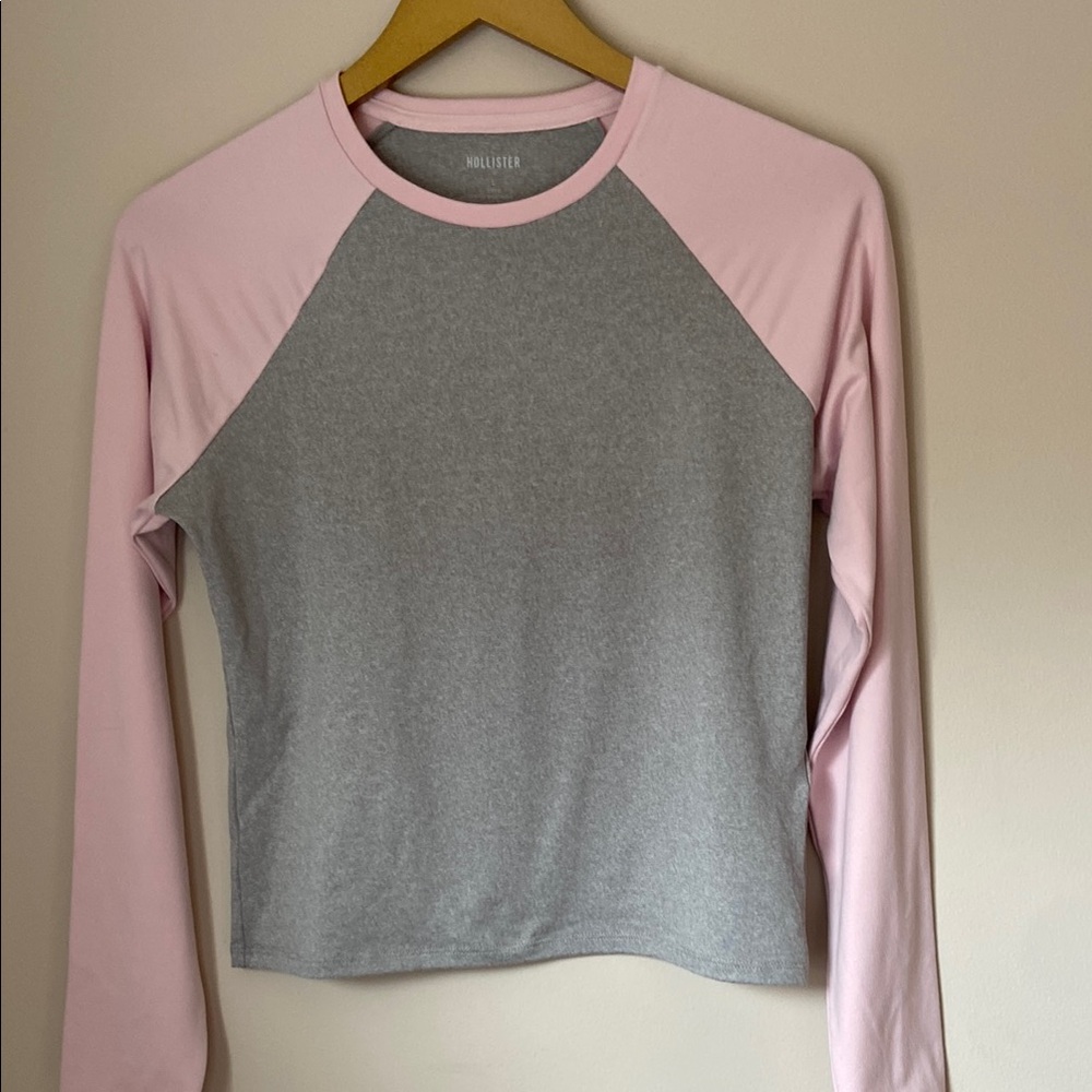 Hollister Fitted Raglan Long Sleeve Tee in Gray and Pink